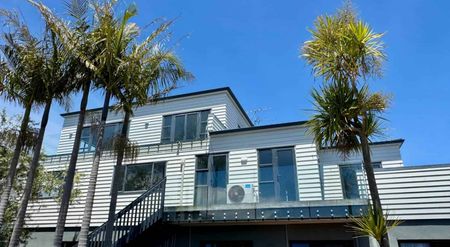 A master bedroom like no other - Photo 3