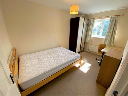 4 bedroom mews to rent - Photo 1