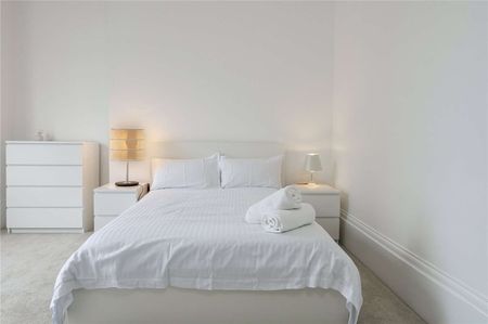 Stunning two bedroom apartment to rent, set within a beautifully converted Georgian building close to Reading Town Centre with parking. - Photo 5