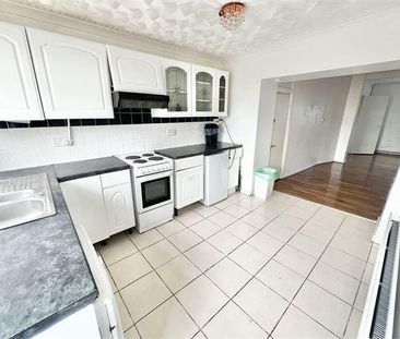 3 bedroom terraced house to rent - Photo 4