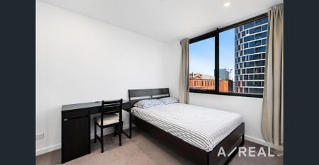 Furnished - Two Bedroom Apartment In Prime Location - Photo 2