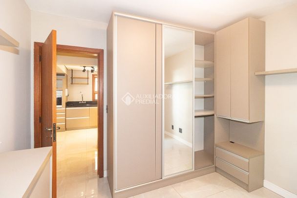 Apartamento com 1 quarto e 44m² para alugar em Auxiliadora, Porto Alegre. - Photo 1