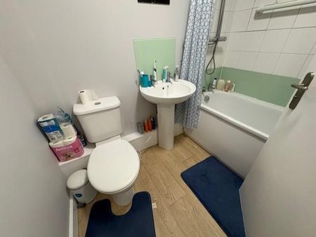 2 bedroom flat to rent - Photo 5