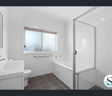 Spacious Family Living in the Sought-After Murrays Beach Pocket - Photo 4