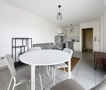 T2 MEUBLE AVEC TERRASSE, STATIONNEMENT, ET PISCINE - Photo 2