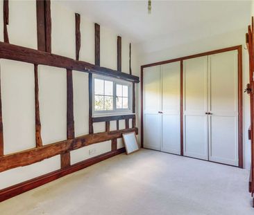 A charming a characterful home in the village of Laddingford. - Photo 1