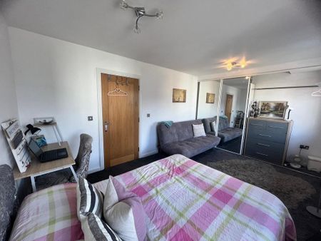 2 bedroom maisonette to rent - Photo 2