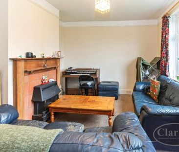 4 bedroom semi-detached house to rent - Photo 1