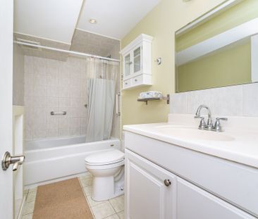 For Lease - 62 Ventana Way, Vaughan, Ontario - Photo 6