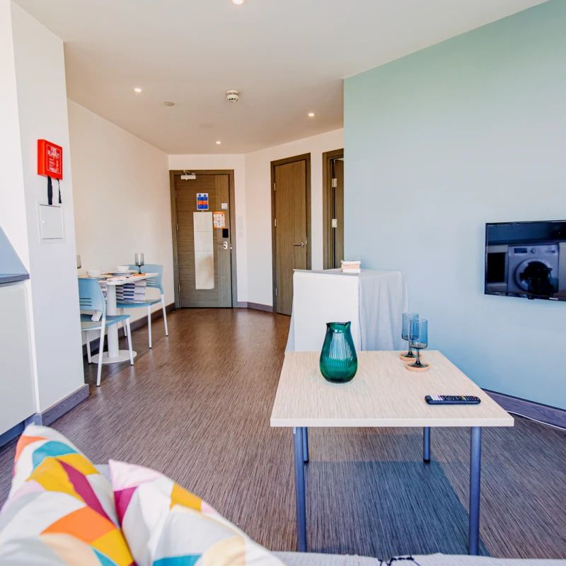 One Bedroom B-L2-L6 - Photo 1