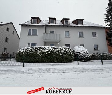 Helle Dachgeschosswohnung in zentraler und ruhiger Wohnlage! - Foto 5