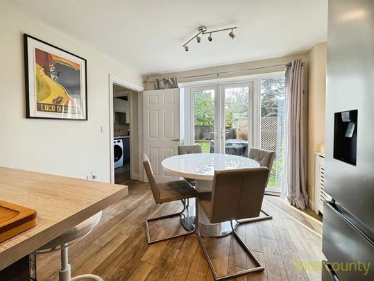 4 bedroom link detached house to rent - Photo 1