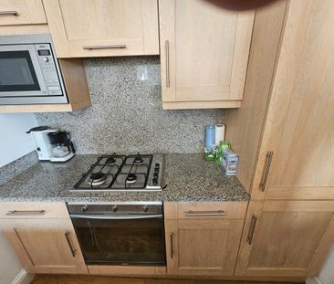 1 bedroom in a flat share to rent - Photo 1