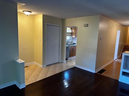 For Lease - 597 UPPER PARADISE Road, Hamilton, Ontario - Photo 4