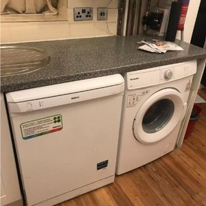 Room in a Shared Flat, Hersham Close, SW15 - Photo 2