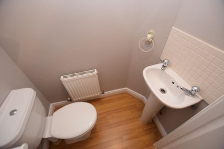 2 bedroom end of terrace house to rent - Photo 4