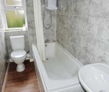 2 bedroom semi-detached house to rent - Photo 6