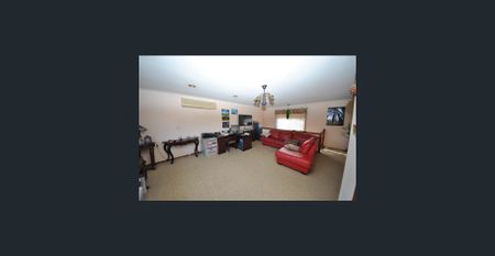 5Br House for Lease - Available from 4 December 2025 - Photo 3