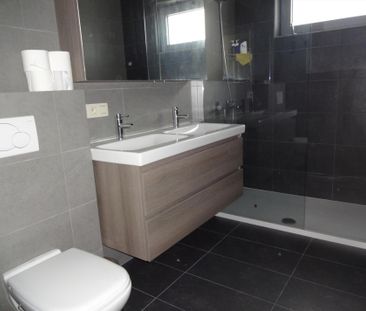 - Stekene – Gezellig gelijkvloers appartement in centrum - Photo 2