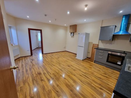 2 Bed Flat, Chudleigh Crescent, IG3 - Photo 3