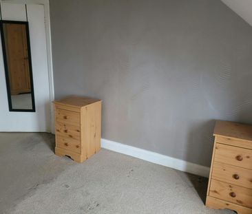 Terraced House to rent on - Photo 5