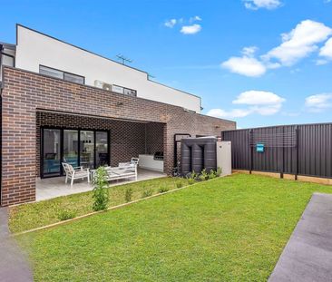 Hume Street, Campbelltown NSW 2560 - 5 beds house for Rent, $250 pe... - Photo 6