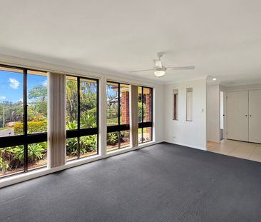 Recently Renovated 3-Bedroom Home – Fresh, Spacious & Move-In Ready! - Photo 4