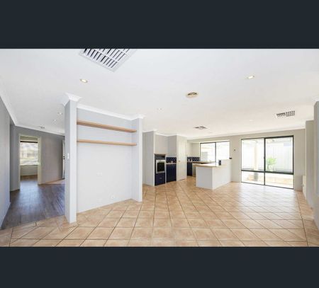 7 Summerville Avenue, Secret Harbour, WA 6173 - Photo 2