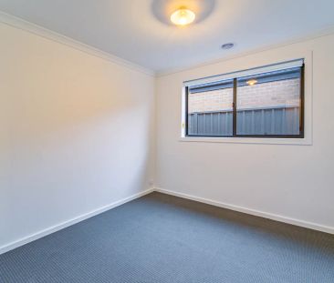 35 Bradfield Close - Photo 1