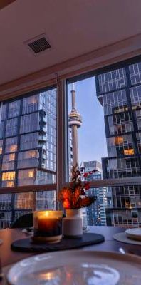 Bright & Spacious Corner Suite with Stunning Views in King West - Photo 1