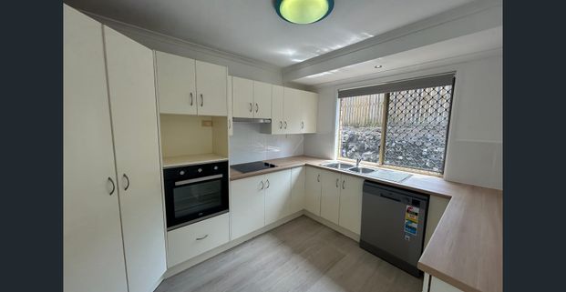 BEAUTIFUL FOUR BEDROOM HOME FRESHLY RENOVATED IS AVAILABLE FOR RENT NOW! - Photo 1