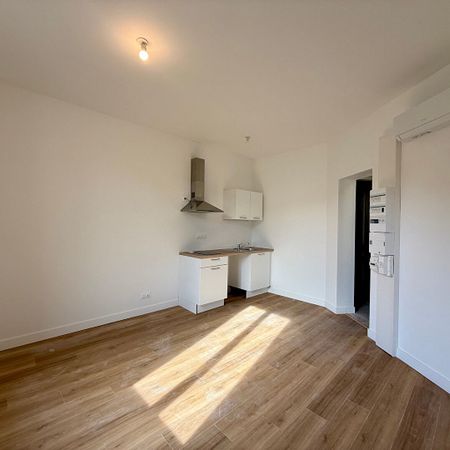 Location Appartement 1 pièce 23m² - Photo 3