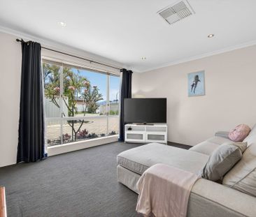 Modern Comfort in Madeley - Photo 3