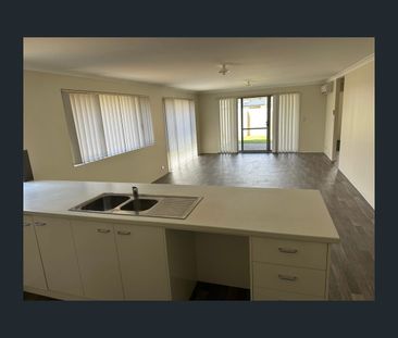 2/328 Parade Road, Dalyellup, WA 6230 - Photo 4