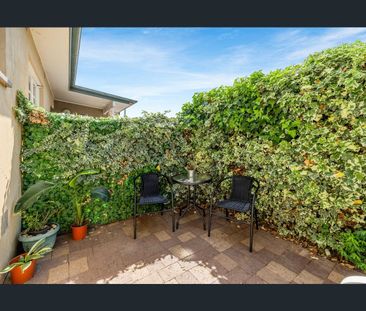 Charming 1 bedroom home in a serene Queanbeyan location - Photo 4