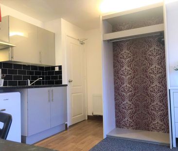 Studio to rent - Photo 6