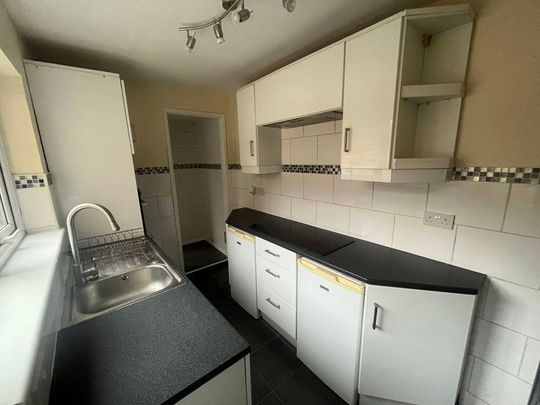 2 bed lower flat to rent in NE10 - Photo 1