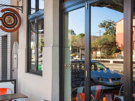 Top-floor retreat in a prized Dulwich Hill pocket - Photo 2