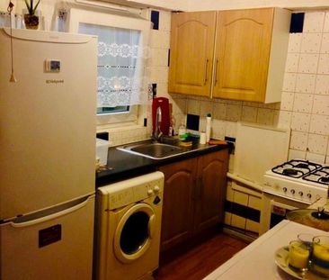 2 Bed Flat, Stratford, E15 - Photo 4