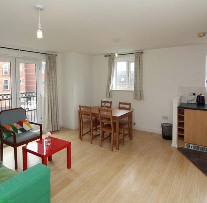 2 bedroom flat to rent - Photo 1