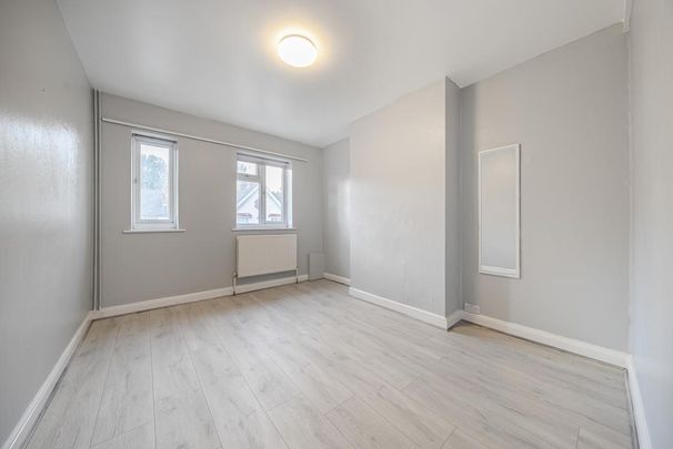 Vale Parade, Kingston Vale SW15 - Photo 1