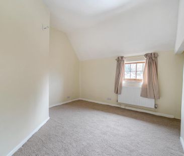 3 bedroom end of terrace house to rent - Photo 4