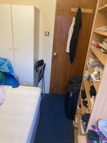 Room in a Shared Flat, Redriff Road, SE16 - Photo 3