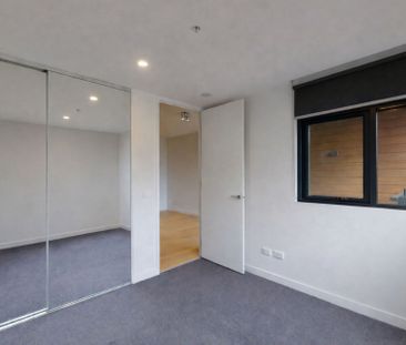 Modern Apartment with Park Views and Lifestyle at Your Doorstep - Photo 2