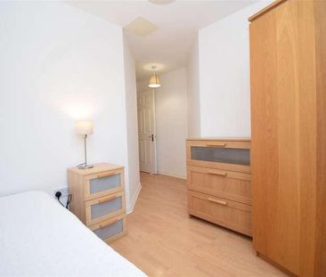 St Christophers Walk, Wakefield, WF1 - Photo 4