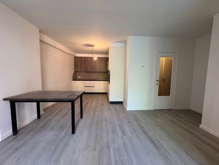 Appartement te huur in Sint-Agatha-Berchem - Photo 3