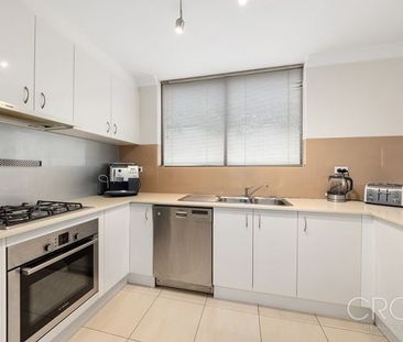 Generous Three Bedroom & Three Outdoor area Townhouse - Photo 5