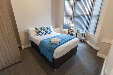 4 bedroom terraced house to rent - Photo 5