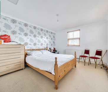 3 bedroom maisonette to rent - Photo 1