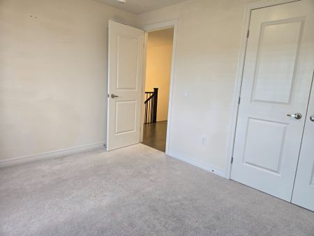 For Lease - 8 Beasley Grove, Hamilton, Ontario - Photo 3